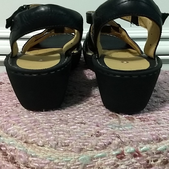 Clarks black leather sandals - Picture 6 of 10